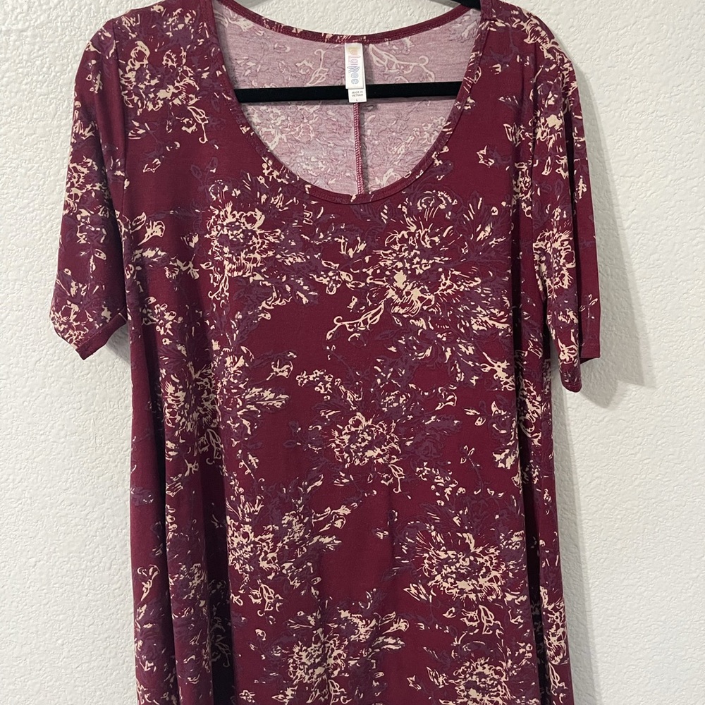 Lularoe Perfect tee Size Large